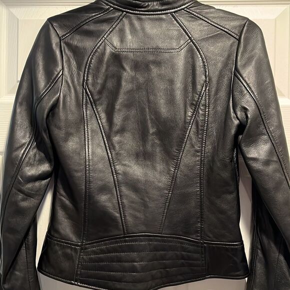 EUC Guess Leather Bomber Jacket Women’s Size XS. - Picture 2 of 9